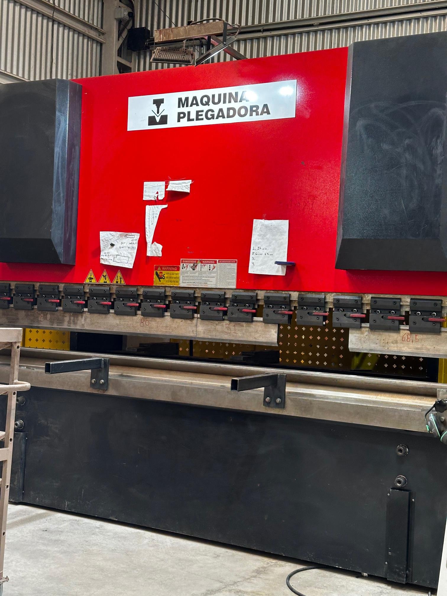 Máquina plegadora automatizada